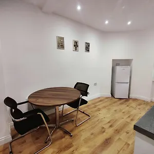 3 Bed Flat Close To Liverpool St & Brick Lane , London United Kingdom